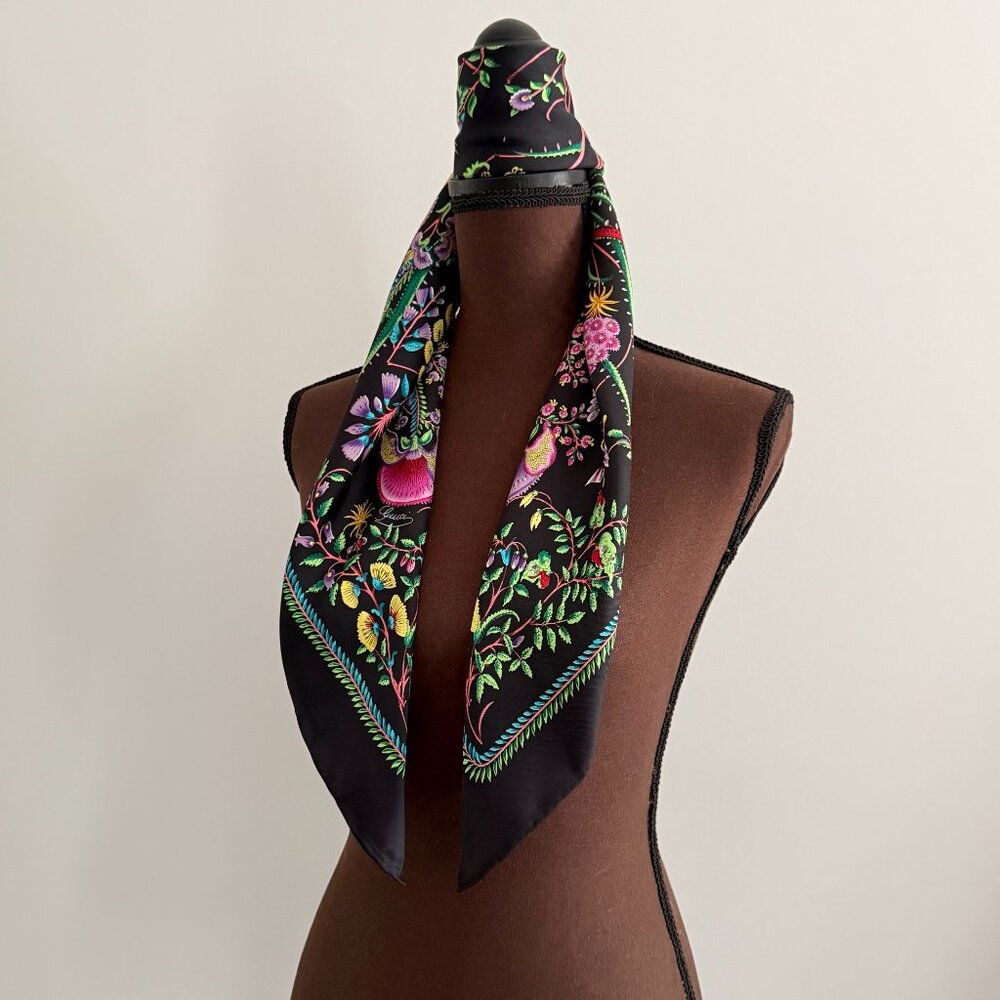 Display #3 NWOT Gucci Multicolor Black Silk Scarf Wrap